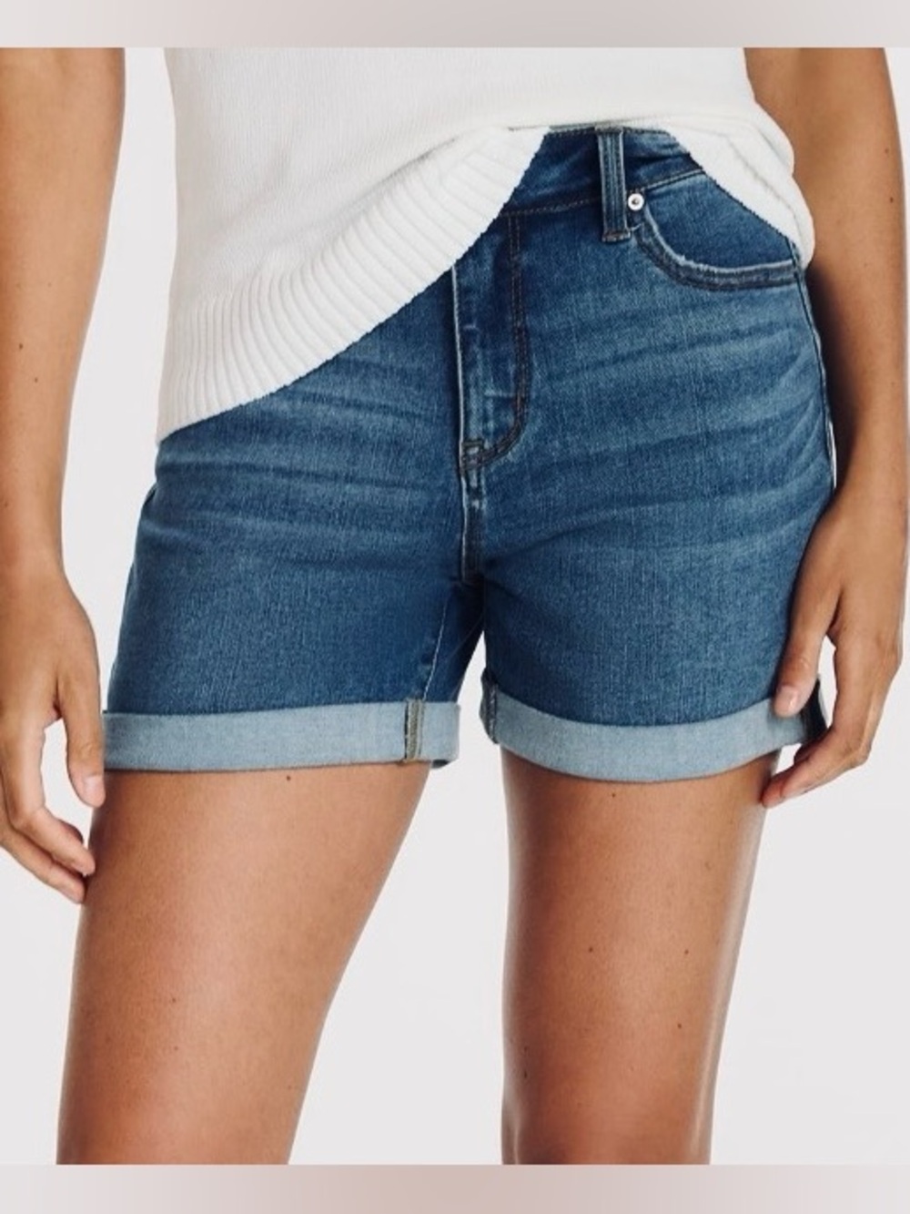 Time and Tru Women’s Denim Shorts Size 14 Mid Rise Roll Cuff Stretch 4” Inseam
